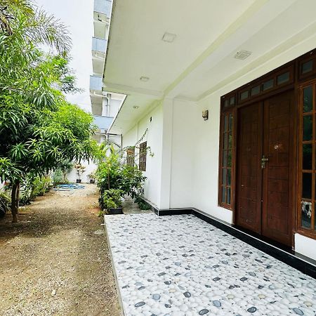 Lalitha Holiday Inn Jaffna Exterior photo