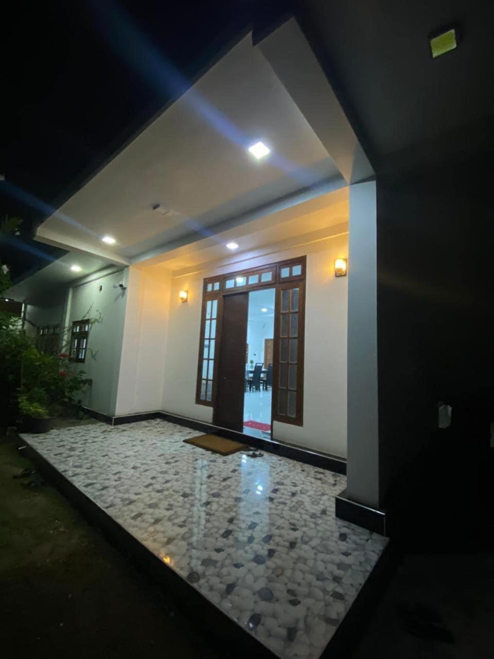 Lalitha Holiday Inn Jaffna Exterior photo